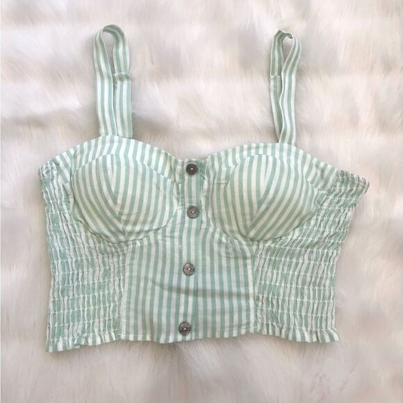 Lily Rose Button Detail Molded Cup Tank Top (S) - Picture 5 of 7